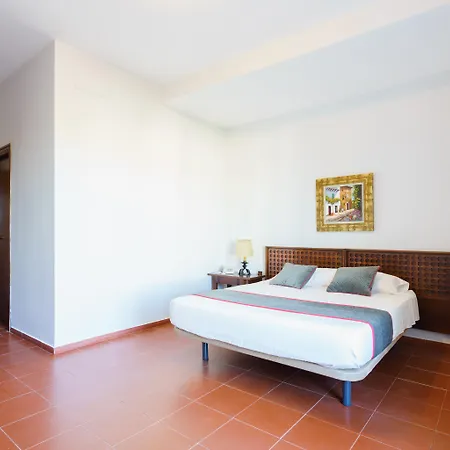 Oyo Cumbres Hotel 2*