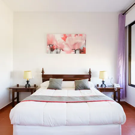 Oyo Cumbres Hotel