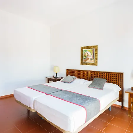 Oyo Cumbres Hotel 2*