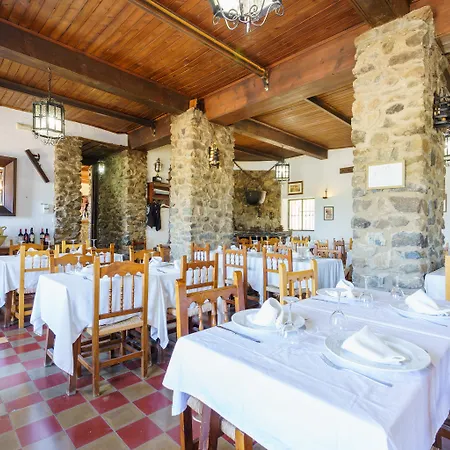 Hotel Oyo Cumbres 2*