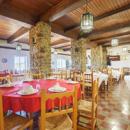 Oyo Cumbres Hotel