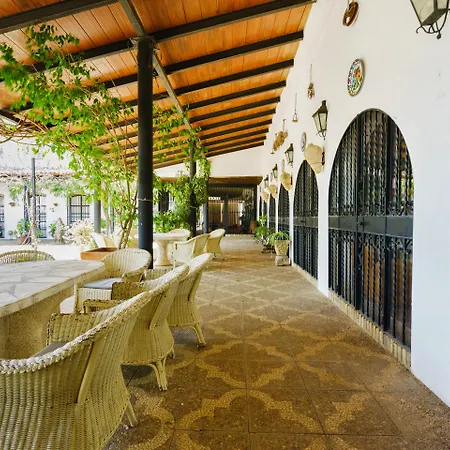 Oyo Cumbres Hotel 2*