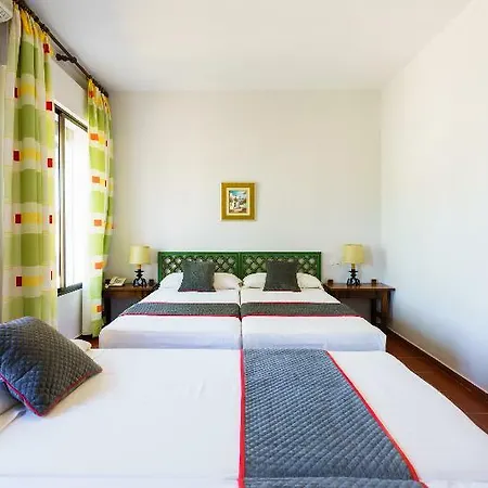 Oyo Cumbres Hotel 2*